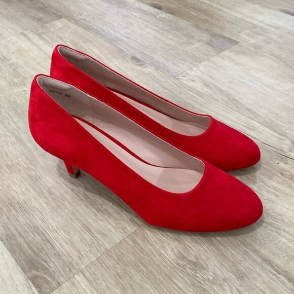 NEW Women’s Red Suede Kitten Heel Pumps - Picture 1 of 4
